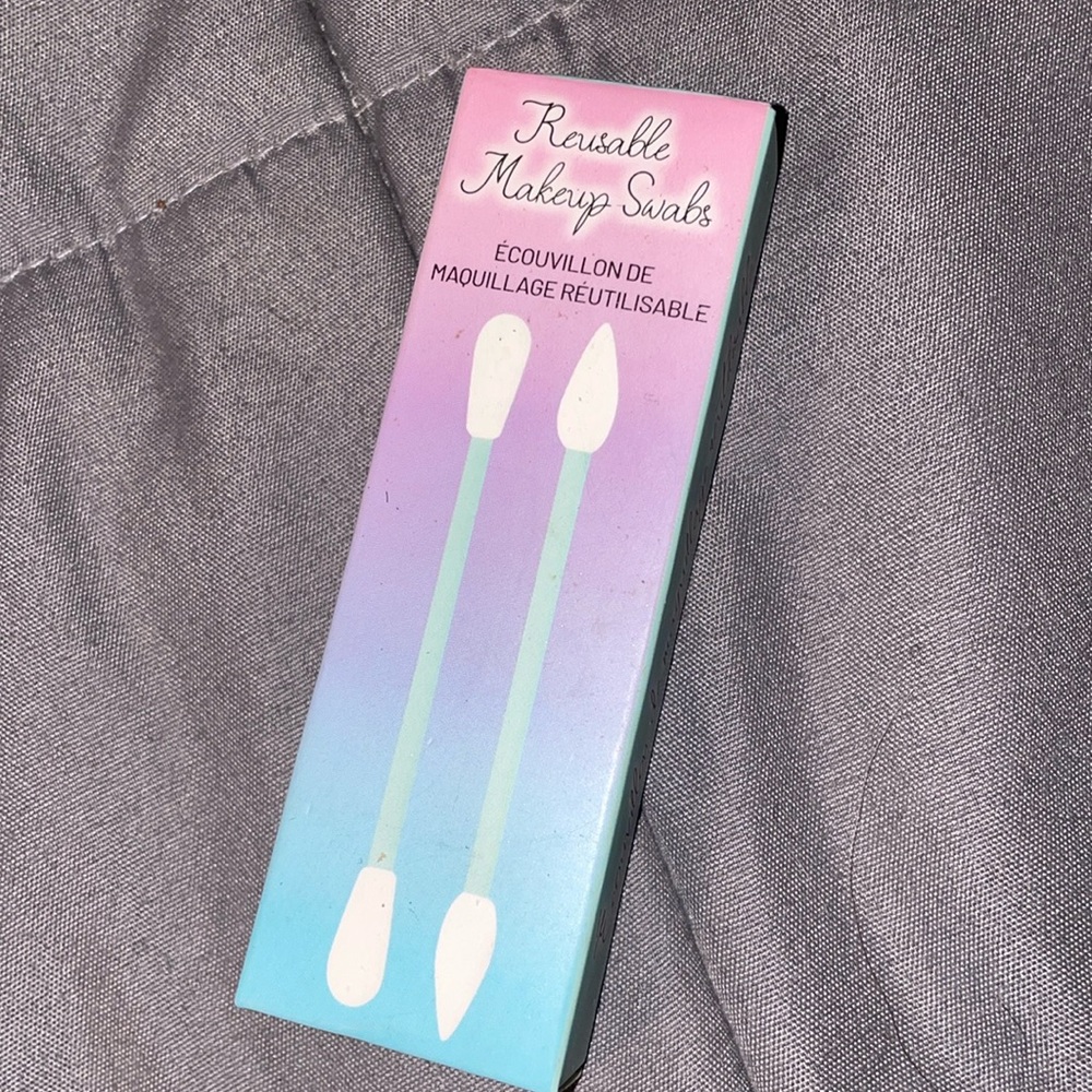 Aria Reusable Makeup Swabs